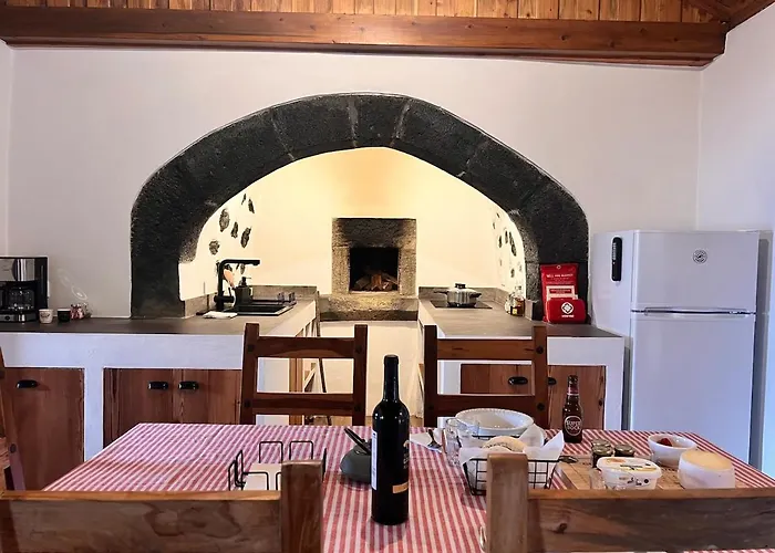 Casa Do Postigo Rustic Refuge To Relax Angra do Heroismo